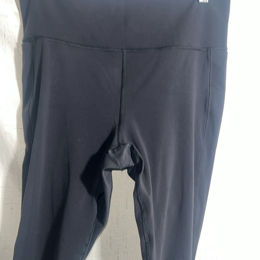 Vuori Black High-Waist Leggings - Picture 9 of 9